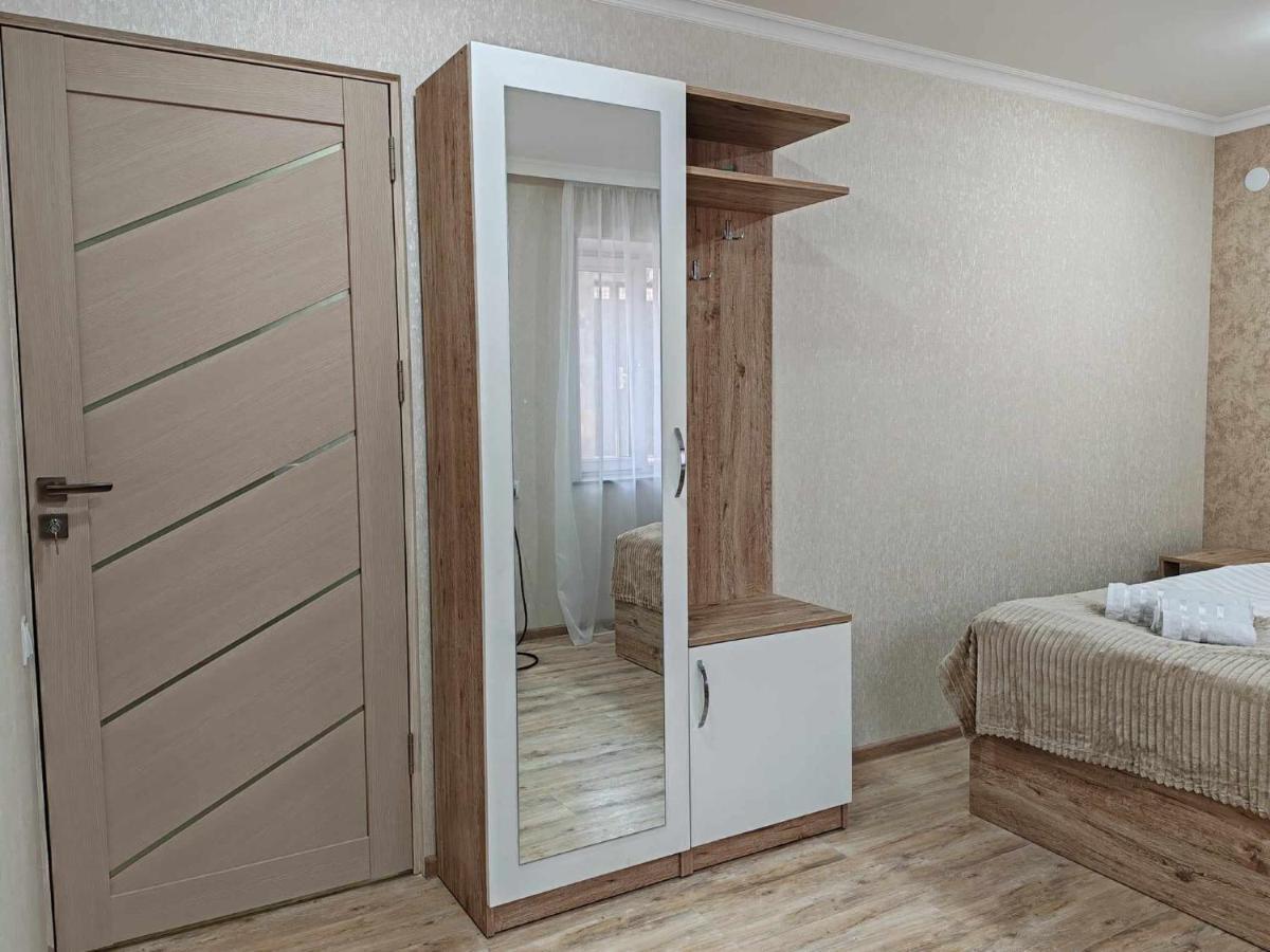 ホテル Sun House Yeghegnadzor エクステリア 写真