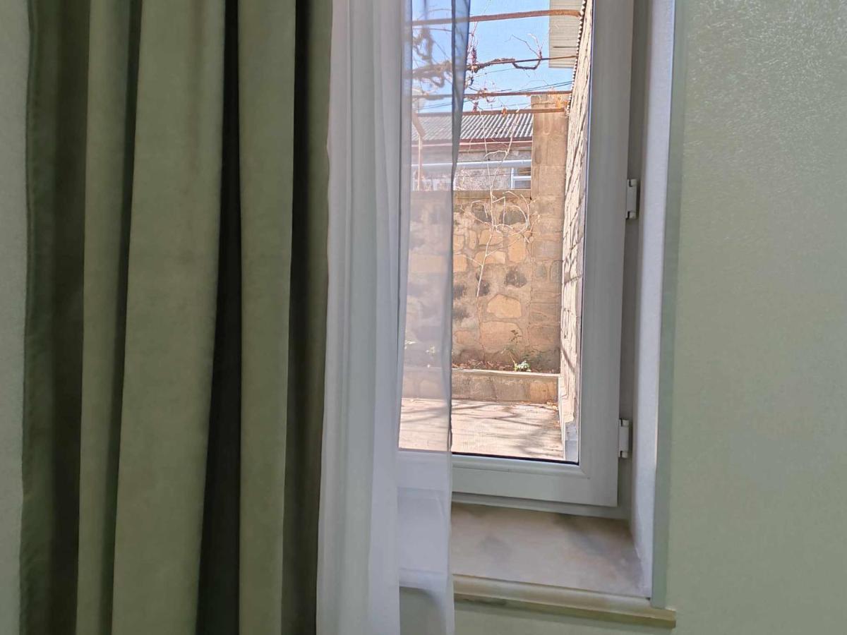 ホテル Sun House Yeghegnadzor エクステリア 写真