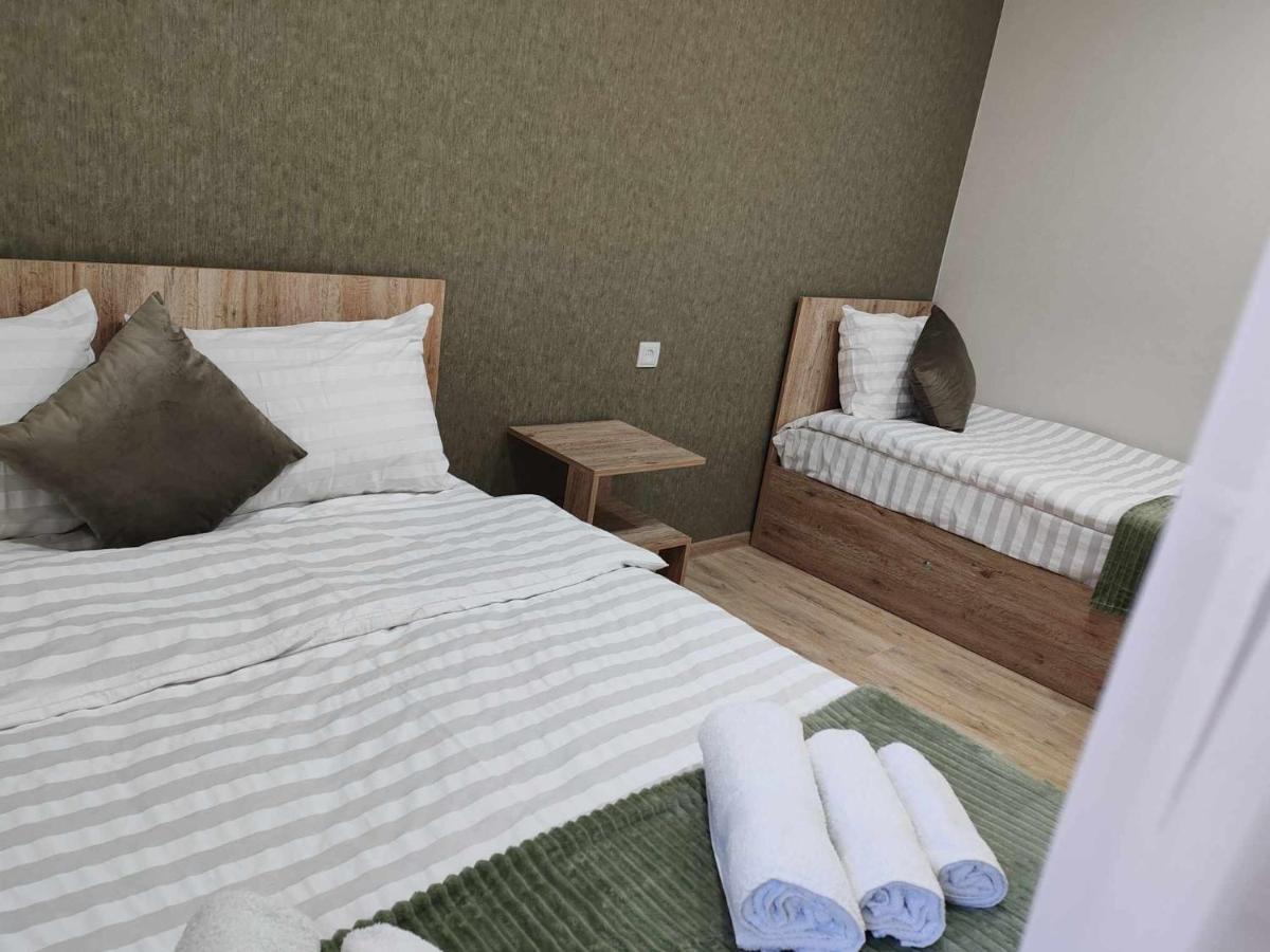 ホテル Sun House Yeghegnadzor エクステリア 写真