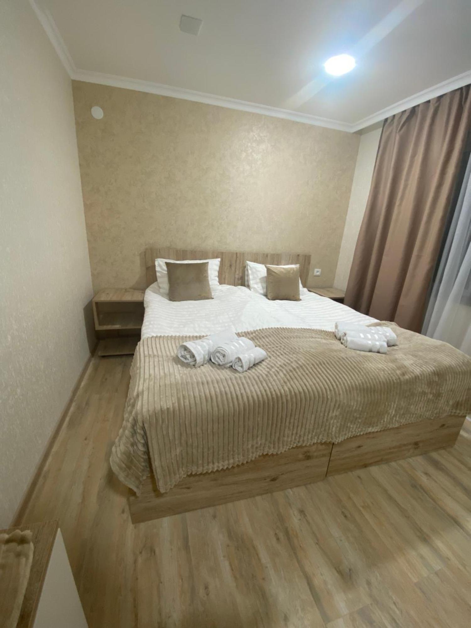 ホテル Sun House Yeghegnadzor エクステリア 写真
