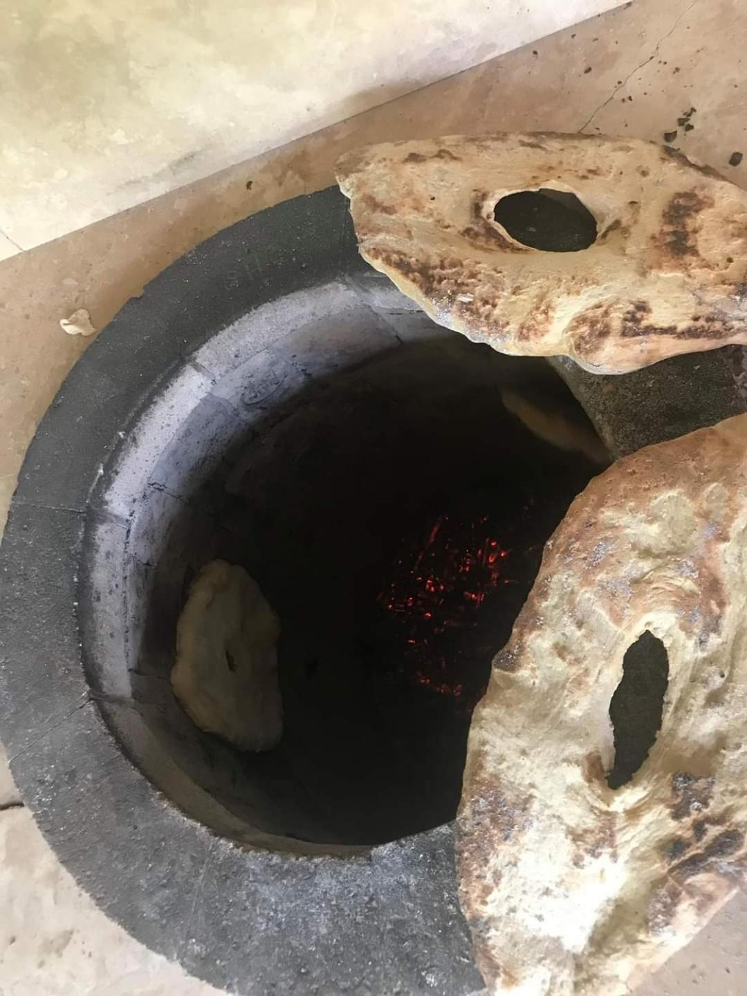 ホテル Sun House Yeghegnadzor エクステリア 写真