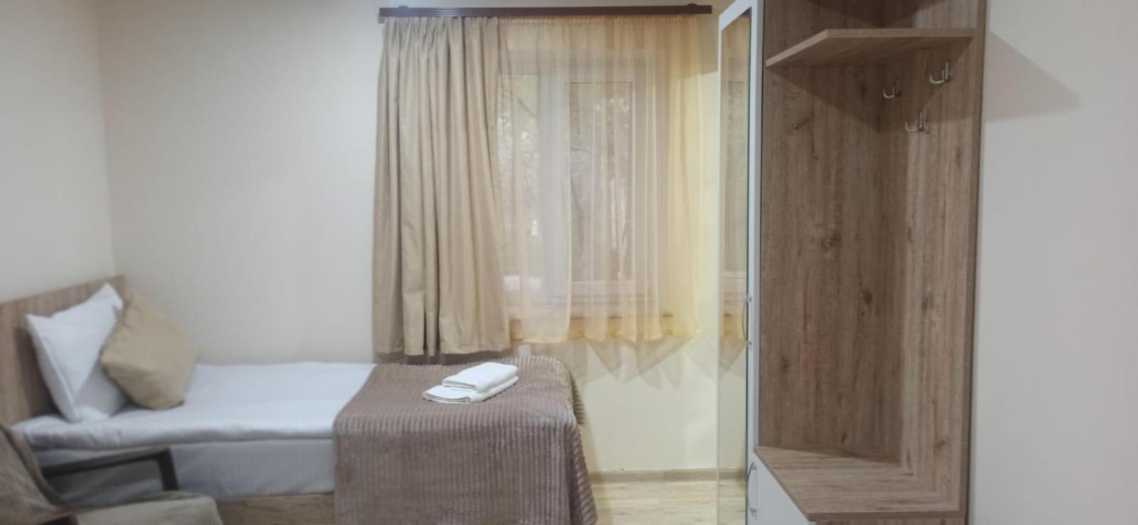 ホテル Sun House Yeghegnadzor エクステリア 写真