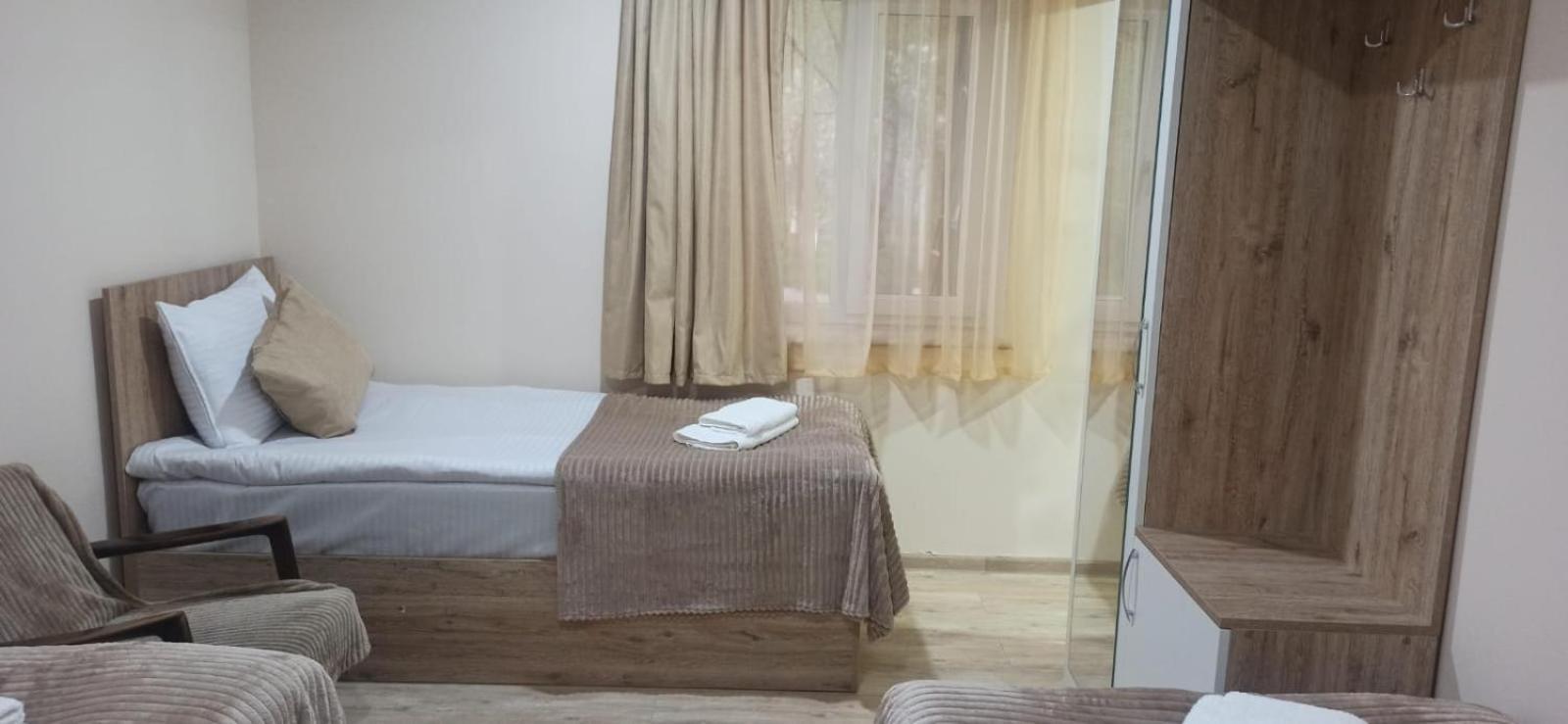 ホテル Sun House Yeghegnadzor エクステリア 写真