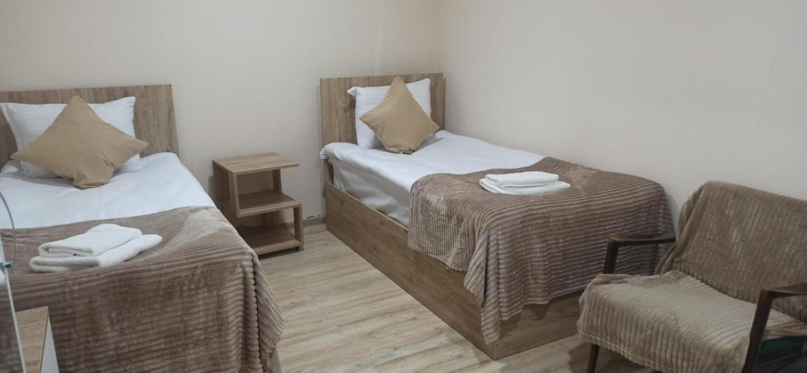ホテル Sun House Yeghegnadzor エクステリア 写真